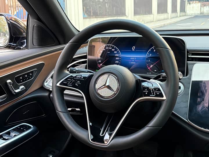 Mercedes-Benz E-Class 2025 2025款 E 300 L 时尚型