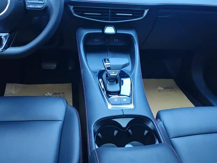 MG Motor 5 2025 2025款 300TGI 全球旗舰版