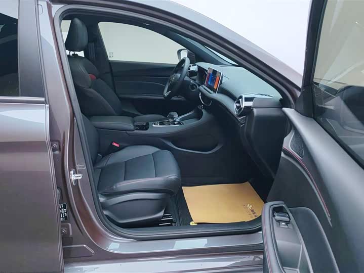 MG Motor 5 2025 2025款 300TGI 全球旗舰版