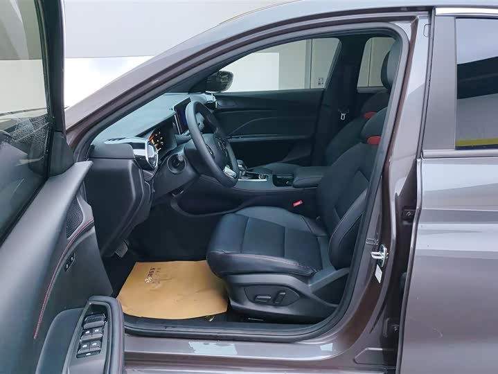 MG Motor 5 2025 2025款 300TGI 全球旗舰版