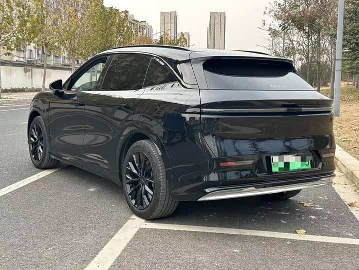 Zeekr 7X 2025 2025款 75kWh 后驱智驾版