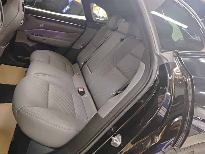 Zeekr 001 2025 2025款 ME版 100kWh 四驱