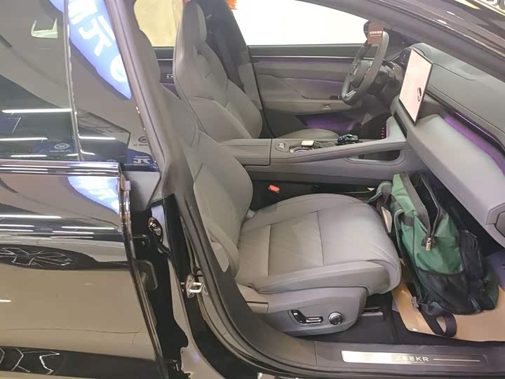 Zeekr 001 2025 2025款 ME版 100kWh 四驱