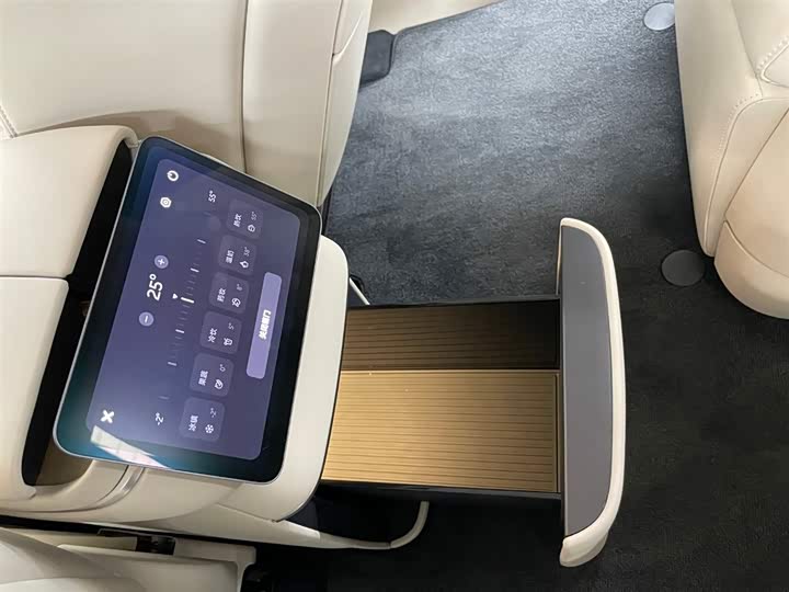 Nio ES8 2026 2026款 六座行政豪华版