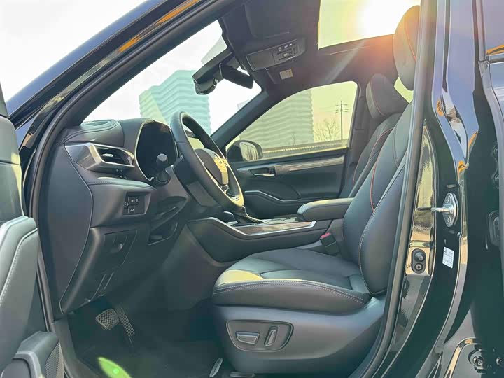 Toyota Crown Kluger 2024 2024款 2.5L HEV四驱尊贵版