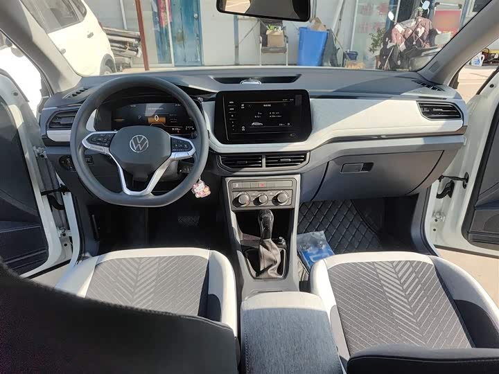 Volkswagen Tharu 2025 2025款 新锐 1.5L 锐进版