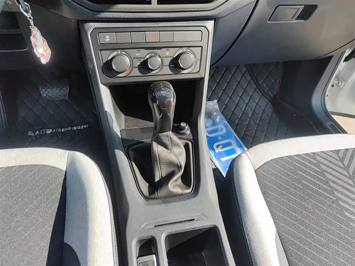 Volkswagen Tharu 2025 2025款 新锐 1.5L 锐进版