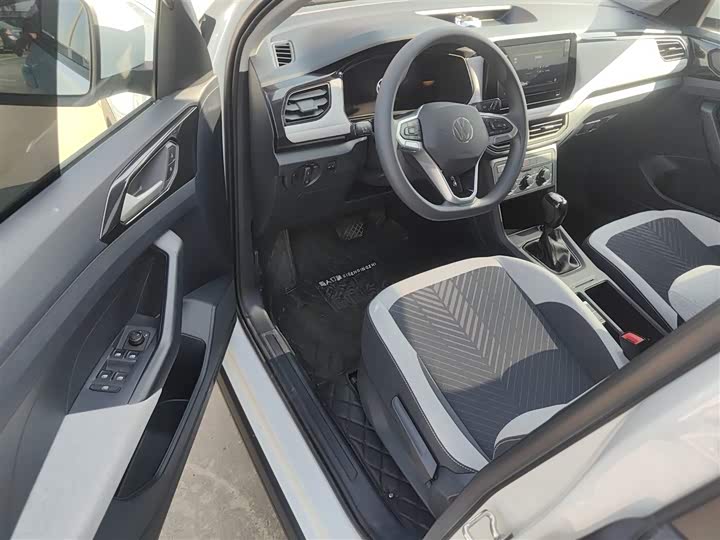 Volkswagen Tharu 2025 2025款 新锐 1.5L 锐进版