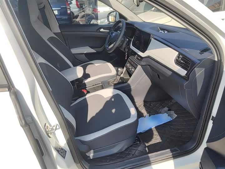 Volkswagen Tharu 2025 2025款 新锐 1.5L 锐进版