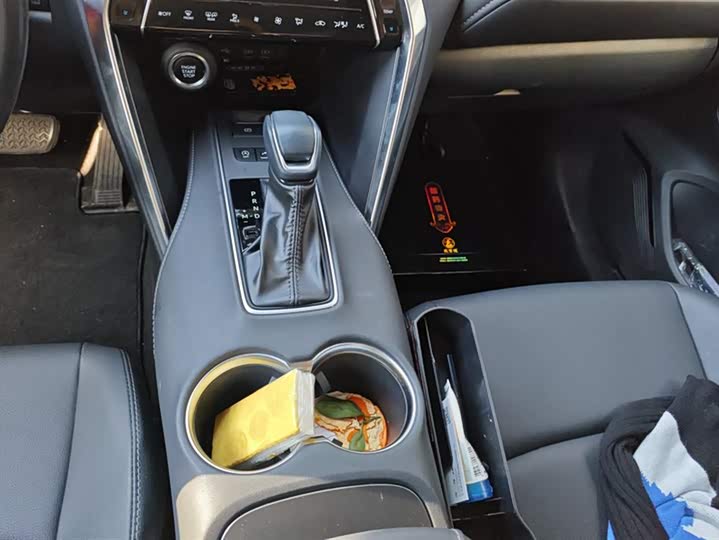 Toyota Venza 2023 2023款 2.0L CVT两驱尊贵版