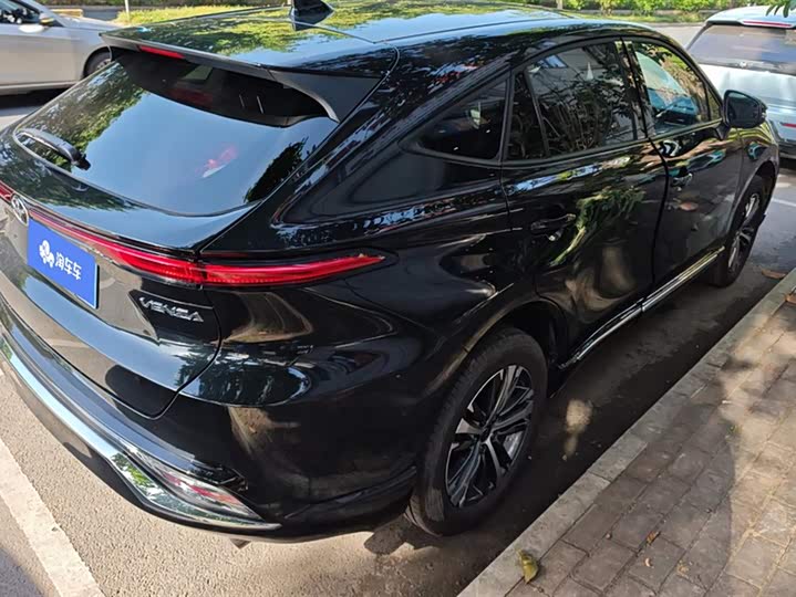 Toyota Venza 2023 2023款 2.0L CVT两驱尊贵版