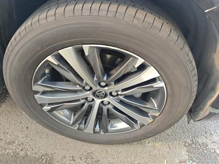 Toyota Venza 2023 2023款 2.0L CVT两驱尊贵版