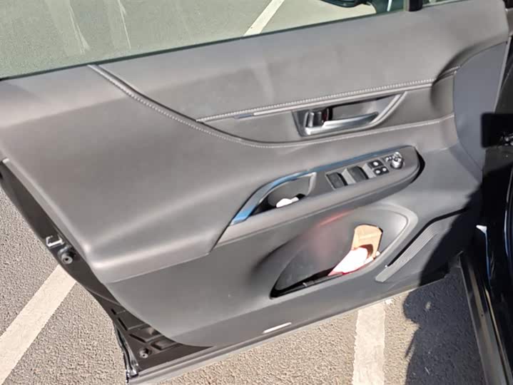 Toyota Venza 2023 2023款 2.0L CVT两驱尊贵版