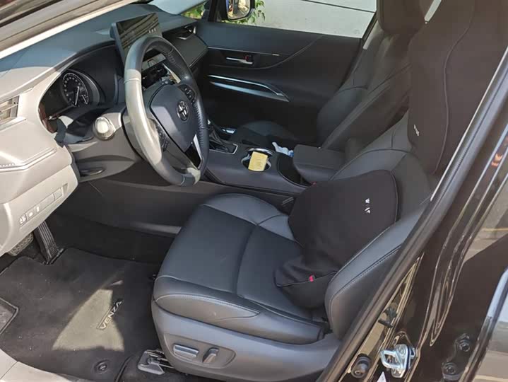 Toyota Venza 2023 2023款 2.0L CVT两驱尊贵版