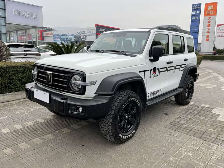 Tank 300 2025 2025款 2.0T 汽油征服者