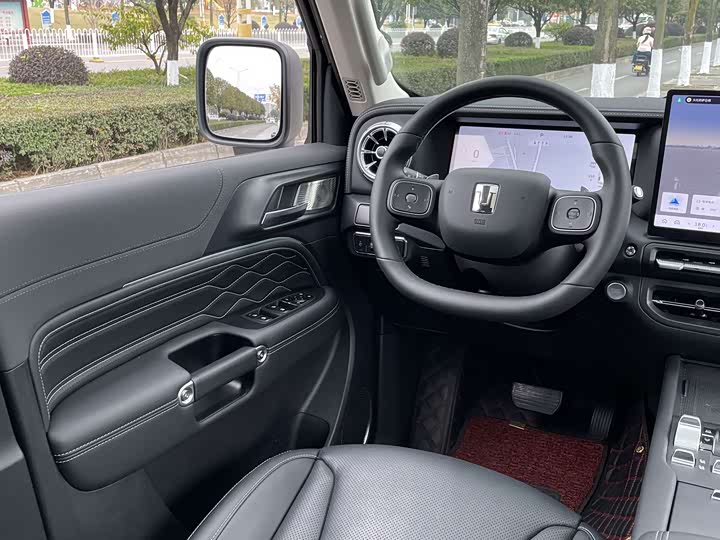 Tank 300 2025 2025款 2.0T 汽油征服者