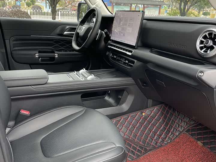 Tank 300 2025 2025款 2.0T 汽油征服者