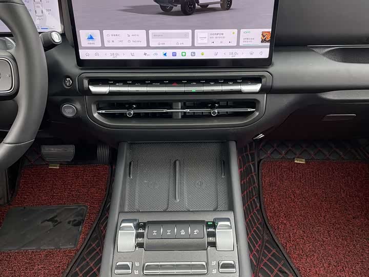 Tank 300 2025 2025款 2.0T 汽油征服者