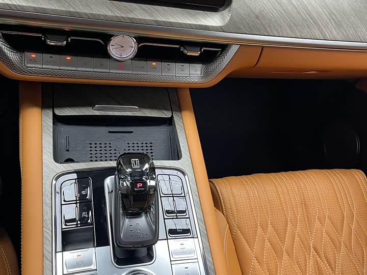 Tank 500 2023 2023款 3.0T 商务版 造境型 5座