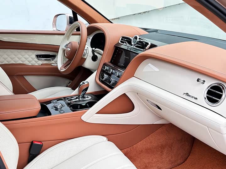 Bentley Bentayga 2023 2023款 4.0T V8 雅度版