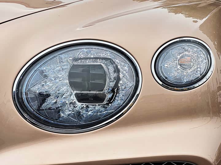 Bentley Bentayga 2023 2023款 4.0T V8 雅度版