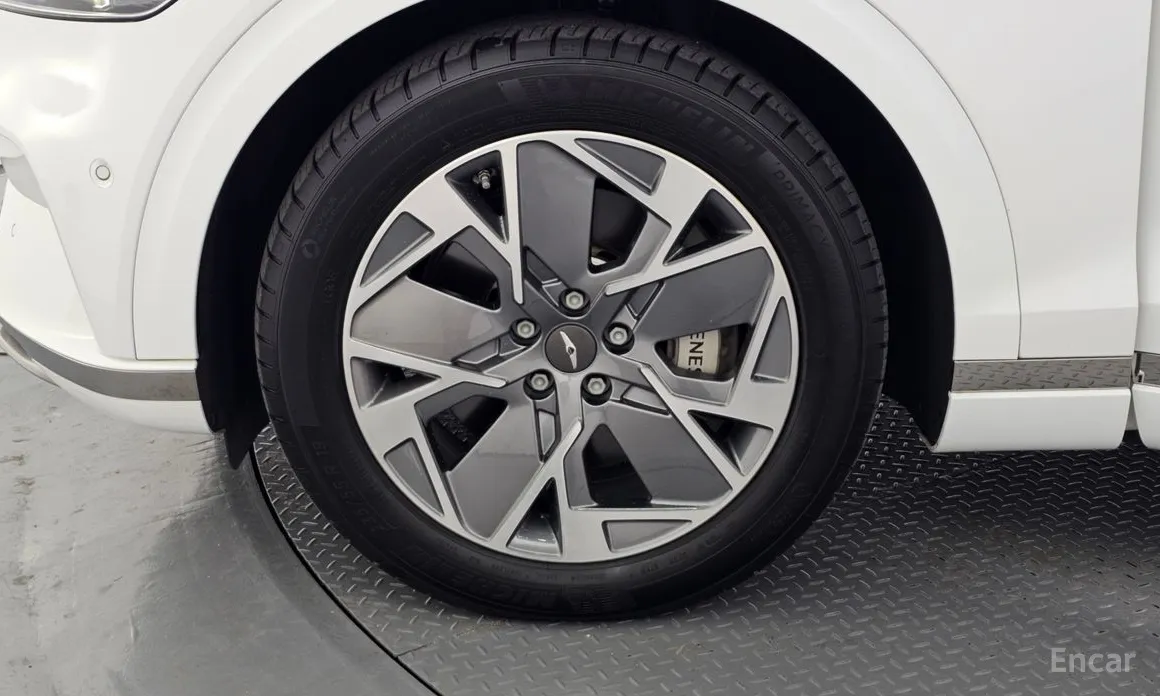 Genesis GV70 2022 e-AWD