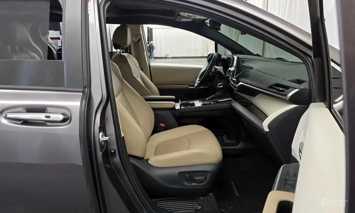 Toyota Sienna 2020 2.5 Hybrid 2WD