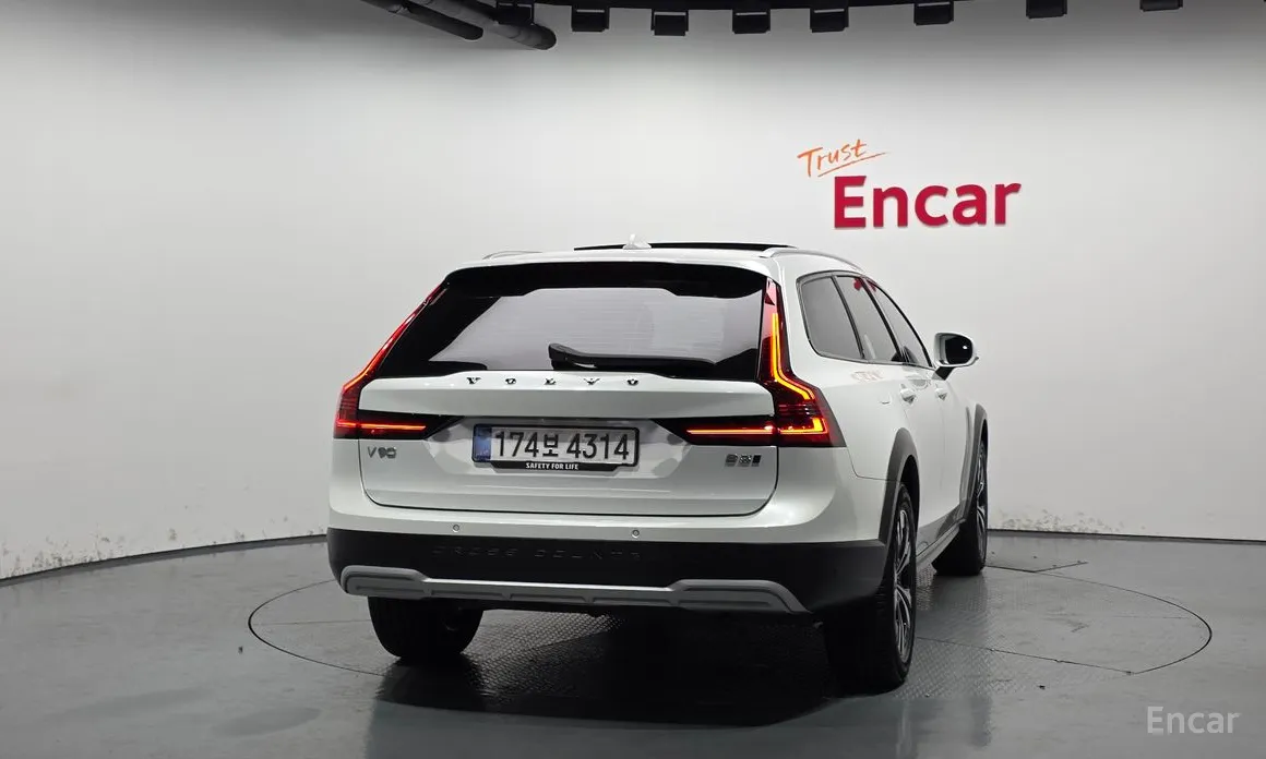 Volvo V90 2017 B5 Plus AWD