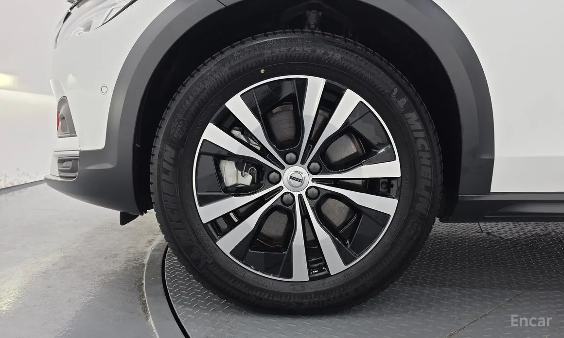 Volvo V90 2017 B5 Plus AWD