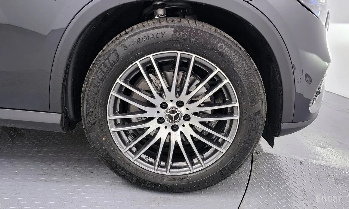 Mercedes-Benz GLC-Class 2023 GLC 300 4MATIC Avantgarde