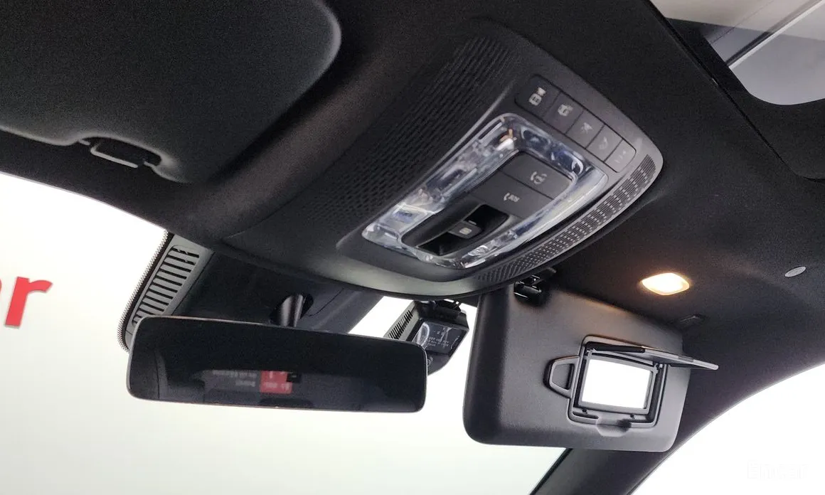 Mercedes-Benz GLB-Class 2020 GLB220