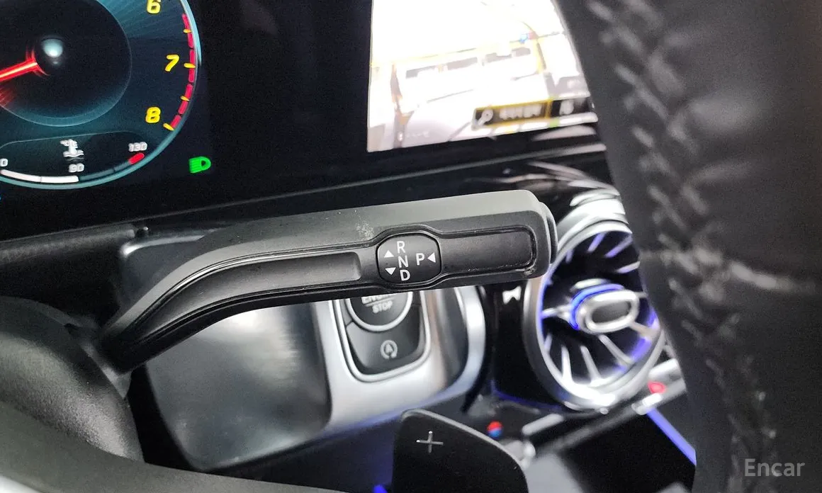 Mercedes-Benz GLB-Class 2020 GLB220