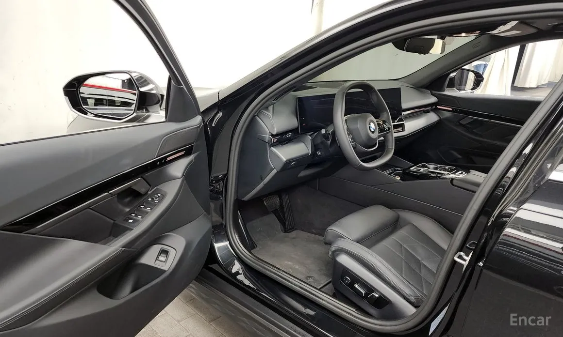 BMW 5 Series 2023 520i