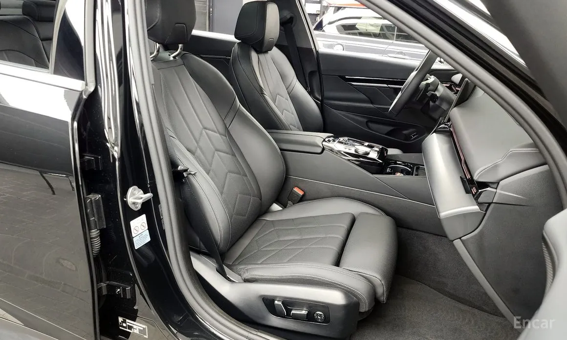 BMW 5 Series 2023 520i