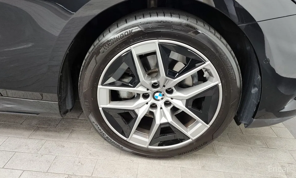 BMW 5 Series 2023 520i