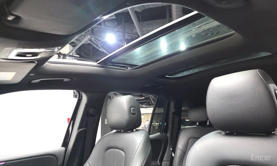 Mercedes-Benz GLB-Class 2020 GLB220