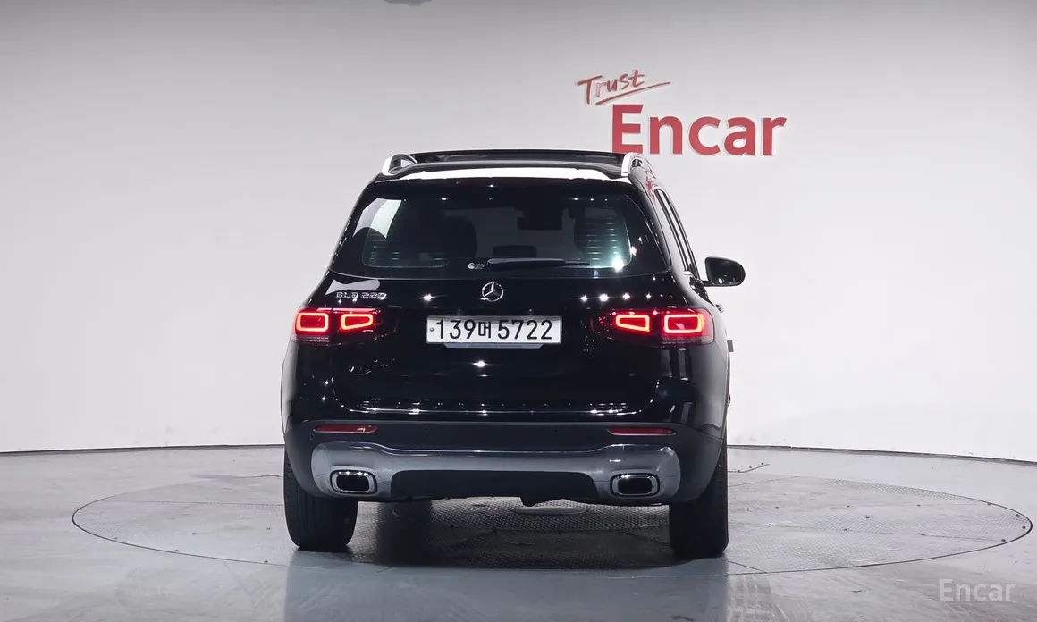 Mercedes-Benz GLB-Class 2020 GLB220