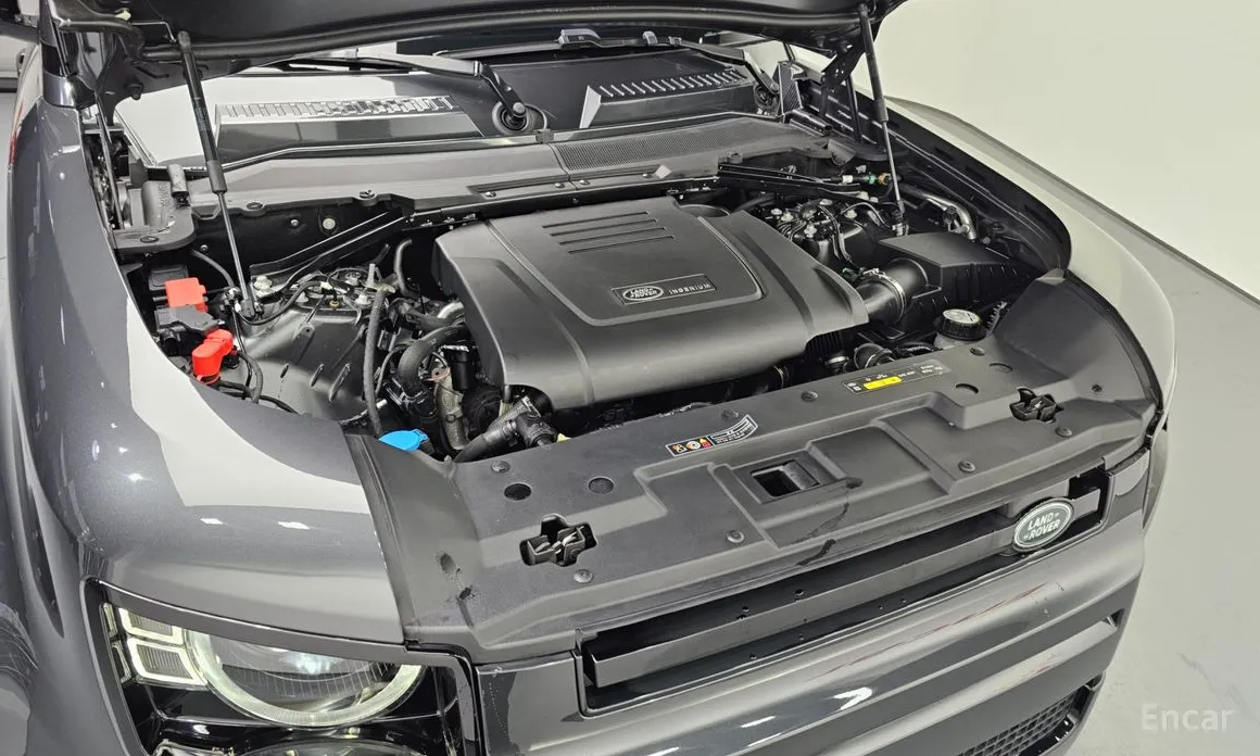 Land Rover Defender 2020 110 P300 X-Dynamic SE