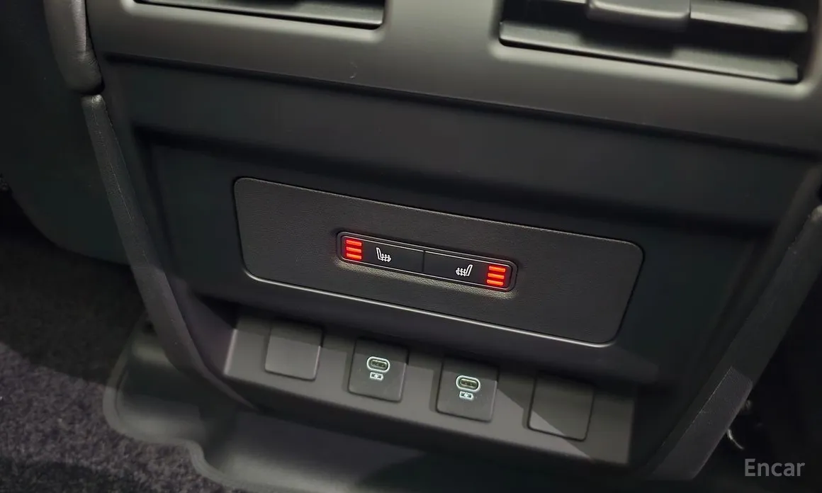 Land Rover Defender 2020 110 P300 X-Dynamic SE