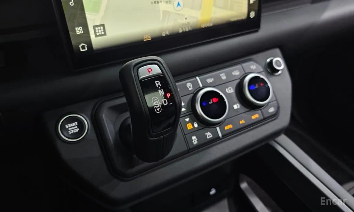 Land Rover Defender 2020 110 P300 X-Dynamic SE