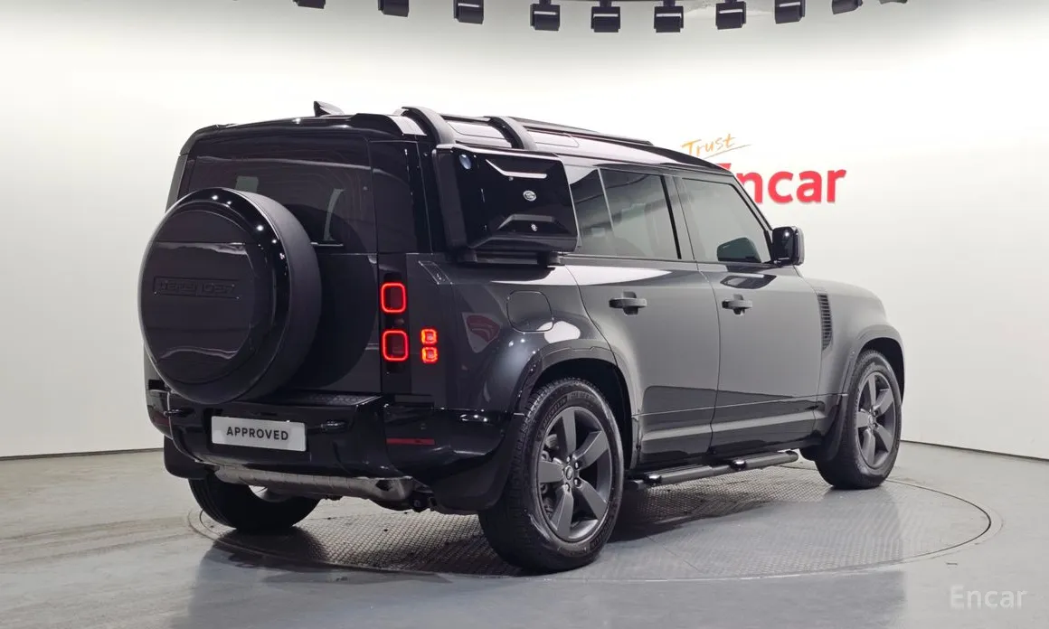 Land Rover Defender 2020 110 P300 X-Dynamic SE