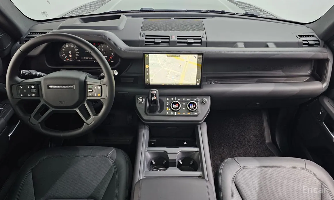 Land Rover Defender 2020 110 P300 X-Dynamic SE