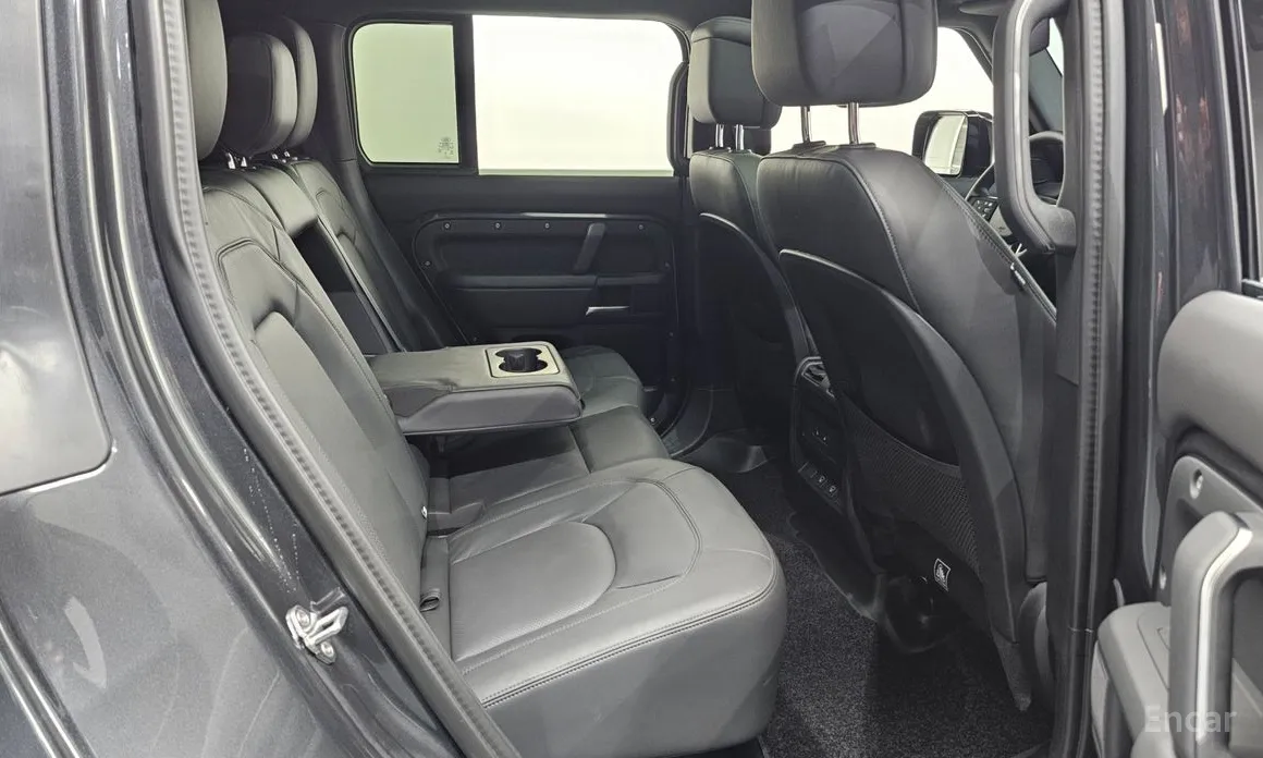 Land Rover Defender 2020 110 P300 X-Dynamic SE