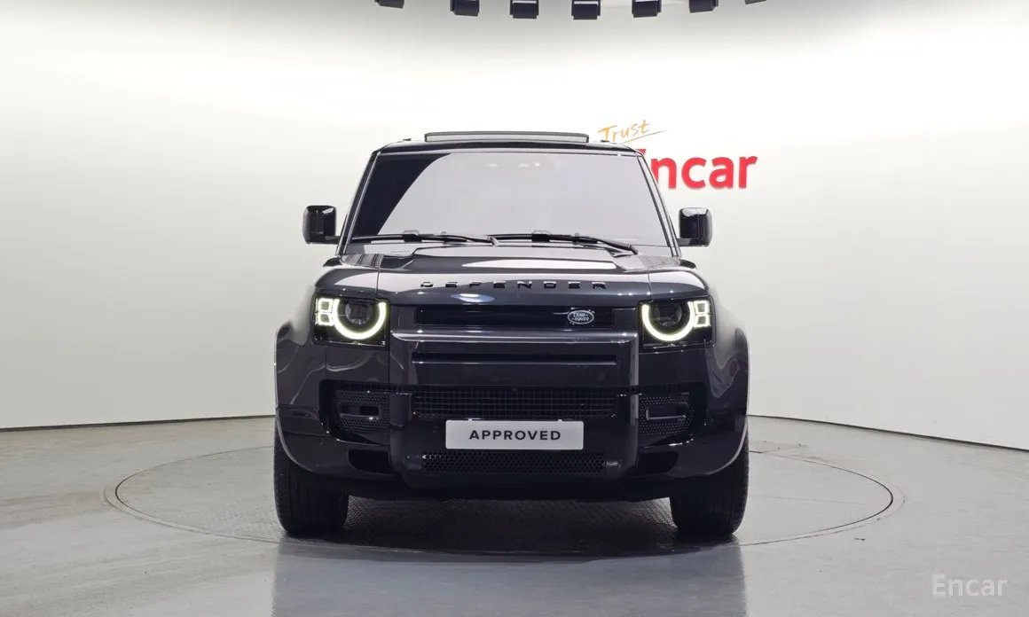 Land Rover Defender 2020 110 P300 X-Dynamic SE