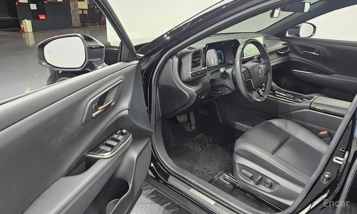 Toyota Crown 2023 2.5 4WD Hybrid