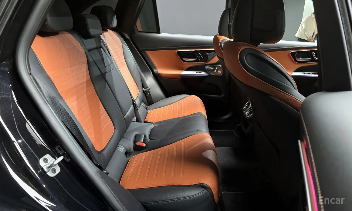 Mercedes-Benz GLC-Class 2023 GLC300 4MATIC AMG Line