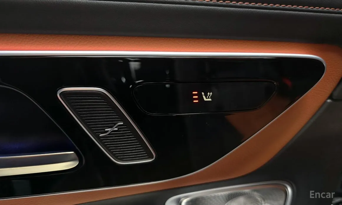 Mercedes-Benz GLC-Class 2023 GLC300 4MATIC AMG Line