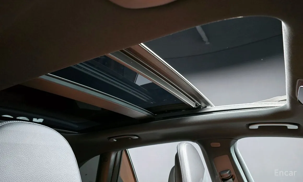 Mercedes-Benz GLC-Class 2023 GLC300 4MATIC AMG Line