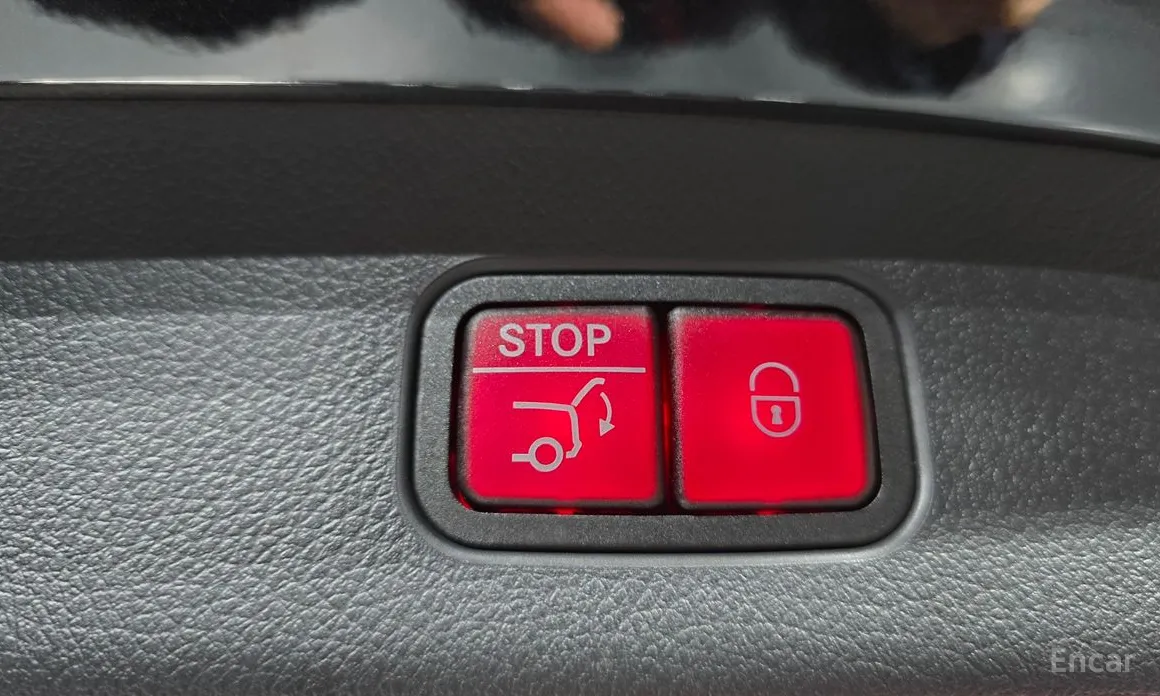 Mercedes-Benz GLC-Class 2023 GLC300 4MATIC AMG Line