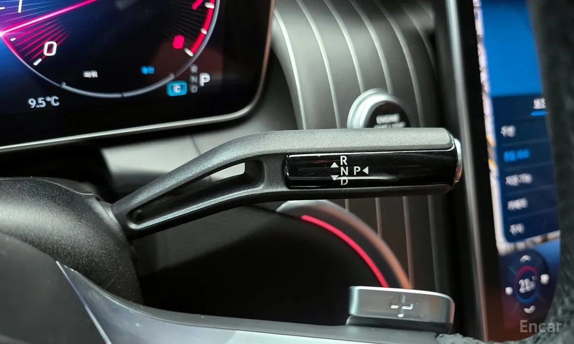 Mercedes-Benz GLC-Class 2023 GLC300 4MATIC AMG Line